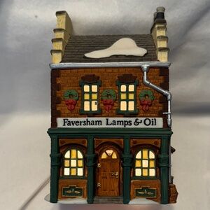 VNTG Department 56 - Faversham Lamps & Oil Shop